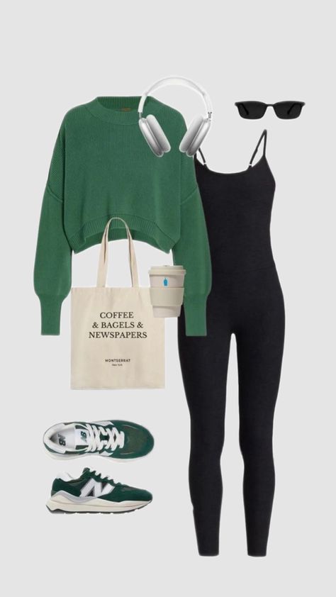 #casual Casual Athleisure Outfits, Outfits Leggins, Sport Casual Outfit, Minimalist Wardrobe Capsule, Sports Chic Outfit, Outfit Elegantes, Bodysuit Black, Cold Weather Outfits, Cute Comfy Outfits