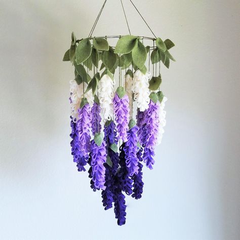 For classes on how to assemble: https://www.skillshare.com/profile/Brittany-Lemke/778539124 Purple Wisteria, Baby Mobil, Diy Lampe, Flower Mobile, Diy Bebe, Baby Mobiles, Floral Nursery, Felt Craft, Deco Floral