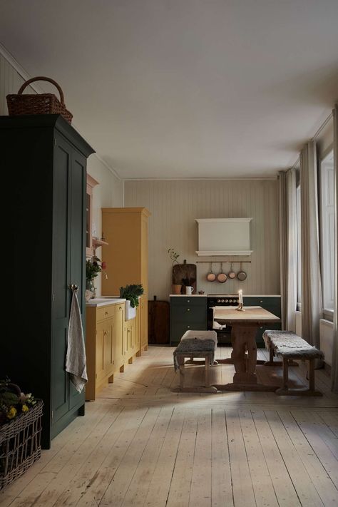 Kitchen(s) of the Week: Our Favorite Swedish Cook Spaces (And 11 Ideas to Borrow) - Remodelista Swedish Kitchen, Pastel Kitchen, Carl Larsson, Kitchen Company, Bright Kitchens, Yellow Kitchen, Cottage Kitchen, A Living Room, Kitchen Handles