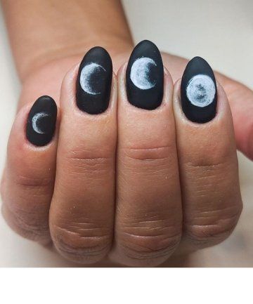 Moon Phase Nail Art, Simple Moon Nails, Phases Of The Moon Nails, Moon Phase Nails, Gothic Nail Art, Dark Nail Art, Black Nails With Glitter, Fun Nail Colors, Moon Nails