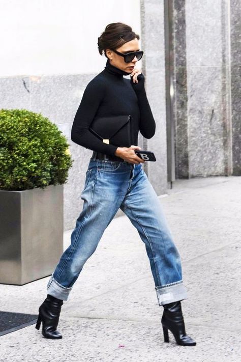 image Glamour Casual Outfits, Style Victoria Beckham, Looks Jeans, Victoria Beckham Style, Stylish Outfits For Women Over 50, Look Jean, Chique Outfits, Stil Boho, Boyfriend Jean