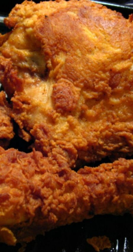 Southern Fried Chicken (Paula Deen) ~ This is the BEST fried chicken ever... It has a nice, savory flavor and a coating that has just the right amount of crispiness. Paula Deen Fried Chicken, Southern Fried Chicken Recipe, Chicken Rub Recipes, Man Meals, Turkey Meals, Southern Foods, Fried Chicken Recipe Southern, The Best Fried Chicken, Best Fried Chicken