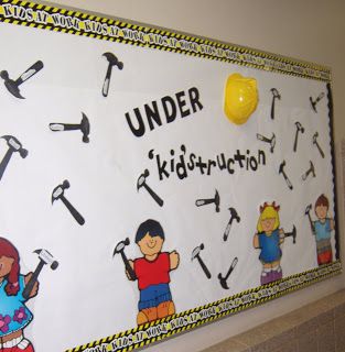 What the Teacher Wants!: Beginning of the Year Bulletin Boards Room Door Ideas, Construction Theme Classroom, Under Construction Theme, Kids Bulletin Boards, Preschool Bulletin, Church Bulletin Boards, Preschool Bulletin Boards, Back To School Bulletin Boards, Construction Theme