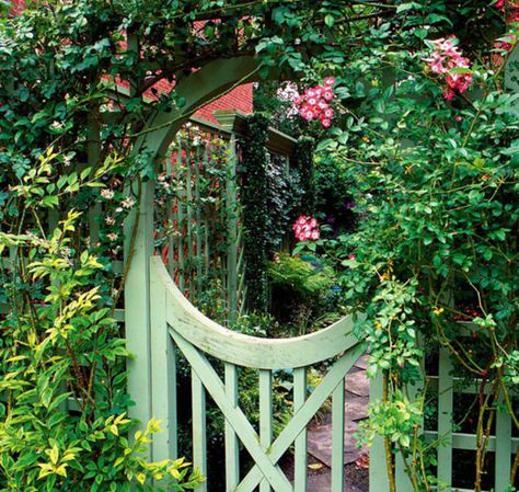 Moongate Garden, Ikea Garden Furniture, Florida Backyard, Garden Gate Design, Garden Fences, Moon Gate, Craftsman Bungalow, French Country Garden, Garden Entrance