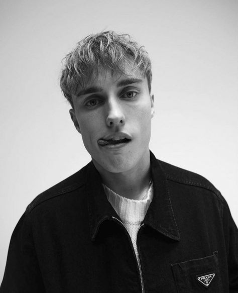 Sam Fender, Guitar Boy, Love Sam, A White Christmas, Jim Morrison, New Poster, Indie Rock, Most Beautiful Man, Music Love