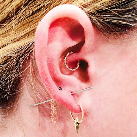 An expert's guide to healing well Infected Ear Piercing, Ear Piercing Care, Professional Piercer, Fake Ear Piercings, Walking On Eggshells, New Ear Piercing, Piercing Care, Ear Piercings Chart, New Piercing