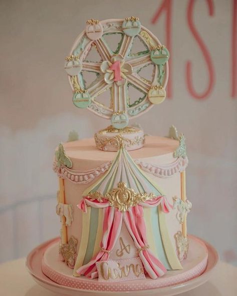 Ferris Wheel Birthday Party, Pastel Carnival Cake, Pastel Circus Cake, Carnival Cake Ideas, Ferris Wheel Cake, Carousel Birthday Cake, Carnival Birthday Cake, Fairytale Cakes, Carnival Themed Cakes