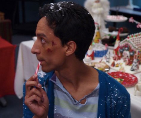 Community Christmas, Abed Nadir, Christmas Special, Season 1, Christmas