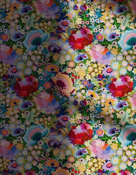 Bright Floral Wallpaper, Maximalist Wallpaper, Boho Modern Farmhouse, Eclectic Decor Bedroom, Contemporary Wallpaper Designs, Eclectic Wallpaper, Eclectic Gallery Wall, Office Wallpaper, Classic Wallpaper