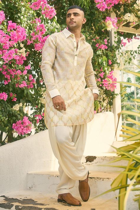 Shop for these amazing collections of Off White Chanderi Embroidered Thread Work Pathani Kurta Set For Men by NAFS online at Aza Fashions. Kurta Pathani Men, White Groom Outfit, Khadi Dresses Indian, Pathani Kurta For Men, Kurta With Collar, White Kurta Men, Traditional Indian Mens Clothing, Kurta Designs Men's, Priyanka Singh