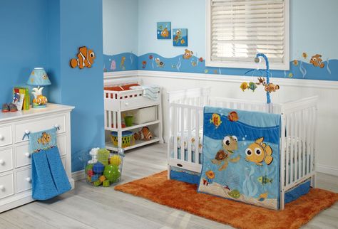 Fish are friends at bedtime. This 4-piece bedding set brings Finding Nemo’s underwater adventure theme to your nursery. Finding Nemo Nursery, Nemo Nursery, Disney Baby Rooms, Finding Nemo Baby, Nemo Baby, Disney Themed Nursery, Boy Nursery Themes, Baby Nursery Diy, Disney Finding Nemo