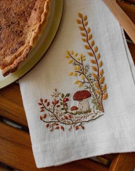 Cottagecore Embroidery, Embroidery Napkins, Vintage Napkins, Hand Embroidery Projects, Creative Embroidery, 자수 디자인, Sewing Embroidery Designs, Hand Embroidery Art, Needle Art