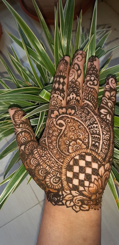 Mehndi Design For Palm, Gorgeous Mehndi Design, Palm Mehndi, Palm Mehndi Design, Beautiful Henna, Beautiful Henna Designs, Mehendi Designs, Henna Design, Mehndi Design