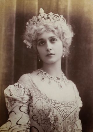 Lina Cavalieri Lina Cavalieri, Opera Singer, Gibson Girl, Victorian Women, Vintage Portraits, Photo Postcards, Vintage Pictures, Belle Epoque, Vintage Photographs