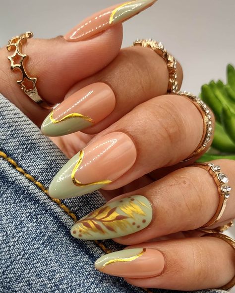 Warning: These nail art ideas may cause extreme jealousy and an overwhelming desire to promptly schedule your next appointment at the salon! So, if you’re not prepared to have the most enviable nails in town, it may be best to turn back now. . .. French With Gold, Nail Storage, Green French, Light Sage Green, Green Nail Designs, French Nail Art, Nail Polish Designs, Prom Nails, Pretty Acrylic Nails