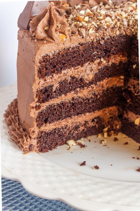 Toblerone Cake Recipe, Toblerone Cake, Toblerone Chocolate, Chocolate Buttercream Recipe, Unfrosted Cake, Sugar Icing, Caramel Cake, Birthday Desserts, Moist Chocolate Cake