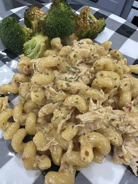 Crockpot Garlic Parmesan Chicken Pasta Crockpot Garlic Parmesan Chicken Pasta, Crockpot Garlic Parmesan Chicken, Crock Pot Tortellini, Cooking In The Midwest, Garlic Parmesan Chicken Pasta, Parmesan Chicken Pasta, Luke Brown, Crockpot Buffalo Chicken, Brown Recipe