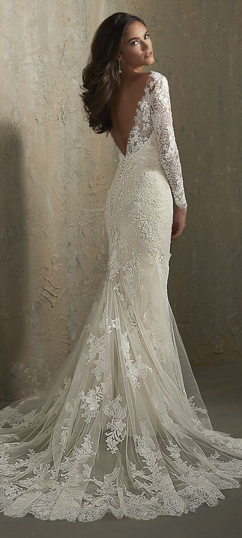 FALL 2017 // Style Elizabeth | Multiple laces have been used to create beautiful and flattering shape on this sultry gown. The back features a revealing plunging V and a beautiful sheer train adds back drama. #Wedding #AdriannaPapell #AdriannaPapellPlatinum #FallWedding Platinum Wedding Dress, Italian Wedding Dress, Boho Wedding Dress With Sleeves, Idea Wedding, Stylish Wedding Dresses, Dress Idea, Long Sleeve Wedding Dress Lace, Applique Wedding Dress, Platinum Wedding