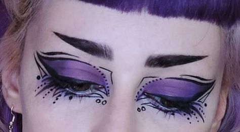 Purple Alt Makeup Looks, Purple Makeup Goth, Purple Alt Makeup, Alt Graphic Liner, Goth Graphic Liner, Purple Goth Nails, Purple Goth Makeup, Dark Purple Makeup, Purple Goth Aesthetic