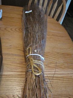 Julie's Exhausting Adventure: Home Made Harry Potter Broom Diy Harry Potter Broom, Harry Potter Broom, Themed Costumes, Diy Harry Potter, Harry Potter Bedroom, Terra Cotta Pot Crafts, Harry Potter Birthday Party, Harry Potter Birthday, Harry Potter Diy