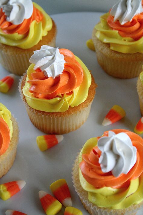 These are as easy as piping three different color icings on a cupcake. If you use a boxed mix, it get's even easier. Win.  Get the recipe from The Curvy Carrot »  - GoodHousekeeping.com Green Fluff, Cupcakes Bonitos, Corn Cupcakes, Candy Corn Cupcakes, Halloween Backen, Pumpkin Truffles, Halloween Food Cupcakes, Ghost Nails, Kids Halloween Food