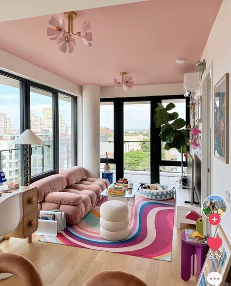 Deco Pastel, Girly Apartment Decor, Colorful Apartment, Dopamine Decor, Apartment Living Room Design, Dream Apartment Decor, Future Apartment Decor, Colourful Living Room, Apartment Decor Inspiration