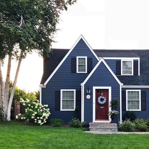 The most nautical house I've laid my eyes on!! 😍 This one really feeds our #blueandwhite addiction, and I just love the deep navy shutters… Navy Blue Ranch House Exterior, Blue Ranch House Exterior, Navy Exterior House Colors, Navy Blue Exterior House Colors, Navy House Exterior, Navy Shutters, Blue Exterior House Colors, Nautical House, Navy Blue Houses