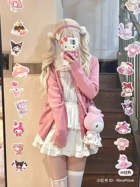 Pink Hello Kitty Outfit, Black And Pink Hello Kitty, Hello Kitty Outfit, Sanrio Outfits, Kitty Outfit, Jfashion Kawaii, 2000s Japanese Fashion, Jean Short Outfits, Hello Kitty Clothes