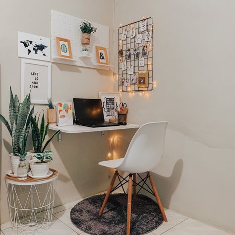 Tiny Home Office, Small Home Offices, Casa Vintage, Pinterest Room Decor, Small Bedroom Decor, Office Room Decor, Study Room Decor, Cozy Room Decor, Room Design Bedroom