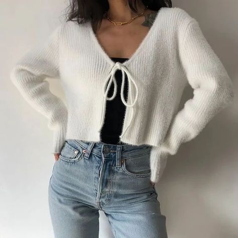 dm for credit/removal 💖 Bekväma Outfits, Soft Knit Cardigan, Soft Girl Outfits, Cardigan Style, Cardigan Outfits, Instagram Outfits, Ținută Casual, Modieuze Outfits, Knitted Cardigan