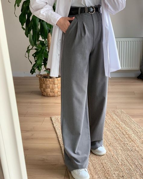 Grey Palazzo Pants Outfit, Grey Pants Outfit, Palazzo Pants Outfit, Hijabi Outfit, Oversized Clothes, Stylish Hijab, White Long Sleeves, Fashion Top Outfits, Large Clothes