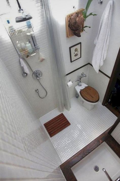 Small House Bathroom, Bathroom Shower Ideas, House Bathroom Designs, Wet Room Bathroom, Small Bathroom Layout, Bilik Air, Small Space Bathroom, Toilet Sink, Attic Bathroom