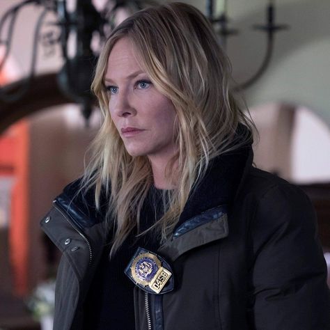 Kelli Giddish, Sonny Carisi, Amanda Rollins, Law And Order: Special Victims Unit, Law Order Svu, Drama Tv Series, Special Victims Unit, Dearly Beloved, Olivia Benson