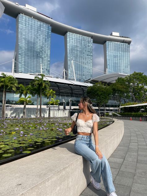 Casual Outfits Singapore, Outfit Ideas Singapore, Pose In Singapore, Vacation Outfits Singapore, Singapore Outfit Aesthetic, What To Do In Summer Vacation, Singapore Travel Outfit Summer, Singapore Street Fashion, Singapore Trip Outfit