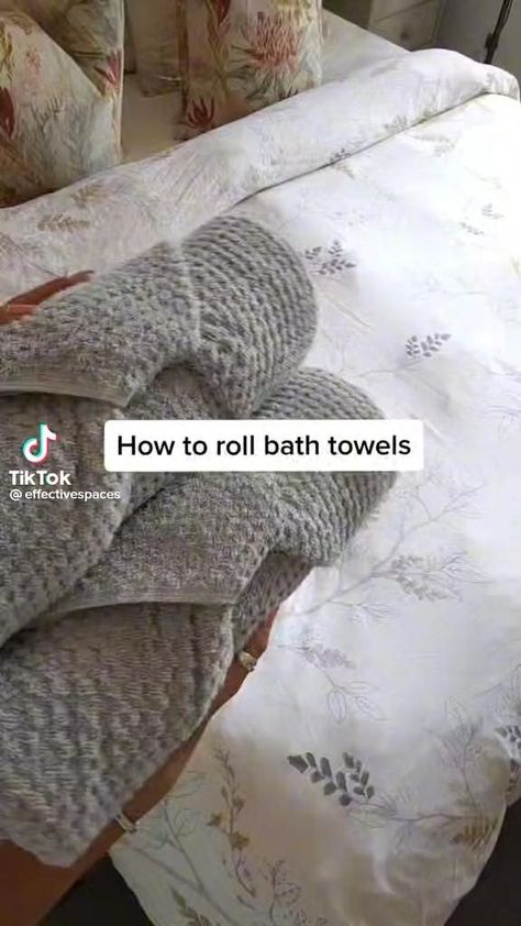 Pin by Tamara on Home decor [Video] in 2022 | How to fold towels, Home hacks, Home organization hacks Roll Bath Towels, How To Fold Bath Towels, Folding Bath Towels, How To Roll Bath Towels, Towel Folding Ideas, Fancy Towels, Towel Display, Folding Towels, Bathroom Towel Decor