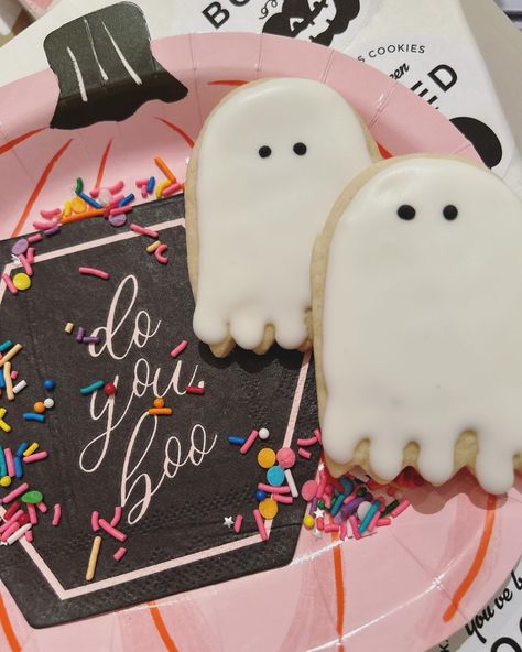 . we boo all month . DM to order . . . . #kaysprinklessugarcookies #boo #booboxes #bootoyou #fallvibes #booyourneighbor #ghostcookies #ghostsugarcookies #decoratedsugarcookies #cookies #fallseason #bootime #booseason #decoratedcookies #sugarcookies #ghosts #halloween #happyhalloween #september #boocookies #decoratedcookies #cookiedecorating #ghostsugarcookies #boosugarcookies #booboxes #cookiesforher #classcookies #giftcookies #givecookies #partyfavors #partyideas #kids #foryourkids Boo Is Due Cookies, Lets Go Ghouls Cookies, Groovy Ghoul Cookies, Ghost Nutter Butter Cookies, Nutterbutter Ghost Cookies, Ghost Sugar Cookies, Ghost Cookies, Cookie Gifts, Fall Season