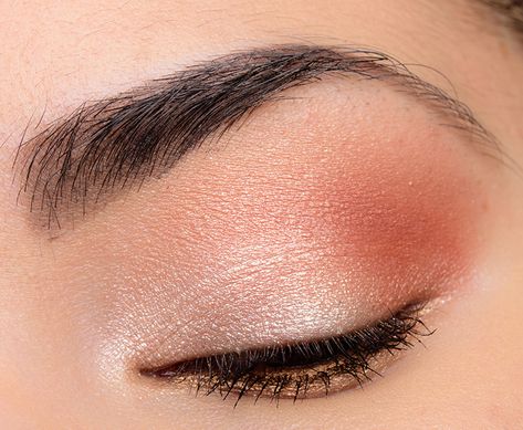 Light Eyeshadow Looks, Coral Eye Makeup, Heart Eyeshadow, Peachy Makeup, Natural Eyeshadow Looks, Coral Makeup, Nicole Guerriero, Maquillage On Fleek, Ideas De Maquillaje Natural