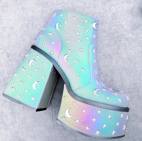 Holographic boots Pastel Goth Fashion, Kawaii Shoes, Aesthetic Shoes, Moon And Star, Crazy Shoes, Pretty Shoes, Pastel Goth, Mode Inspiration, Star Charms