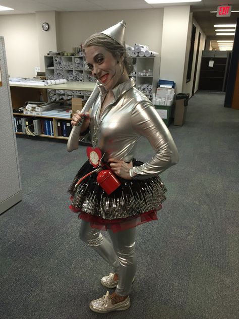 Tin Wo-MAN! Tin Woman Costume Diy, Tin Woman Costume, Tim Man Costume, Tin Man Makeup Women, Diy Tin Man Costume Women, Tinman Costume Diy, Tin Man Costume Diy, Tin Man Costume For Women, Diy Tin Man Costume