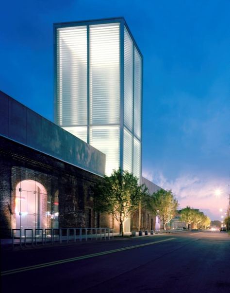 Hurricane-rated channel glass tower tops SCAD Museum of Art’s contemporary expansion Exterior Elevator, Channel Glass, Glass Tower, Glass Wall Systems, Architecture Facade, Green Facade, Facade Lighting, Glass Museum, Glass Brick