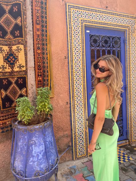 Marrakech Morocco Fashion, Marrakech Instagram Pictures, Marrakech Story Instagram, Morocco Photo Ideas, Morocco Picture Ideas, Marrakech Photo Ideas, Marrakech Outfit Style, Marrakesh Fashion, Marrakech Morocco Outfit