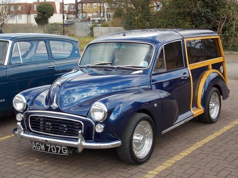 c.1969 Morris Minor 1000 Traveller custom | Flickr - Photo Sharing! Morris Traveller, Morris Oxford, 1960s Party, Bagged Trucks, Electric Bike Kits, Kingston Upon Thames, Morris Minor, Cars Uk, Vespa Vintage