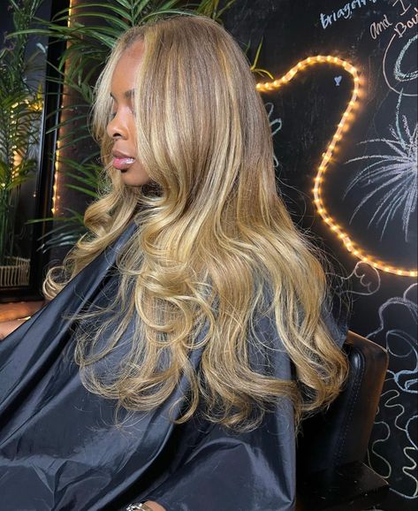 Party Hair Inspiration, Hair 101, Dyed Natural Hair, Honey Blonde Hair, Hair Laid, Dope Hairstyles, Business Hairstyles, Brown Blonde Hair, Hair Nails