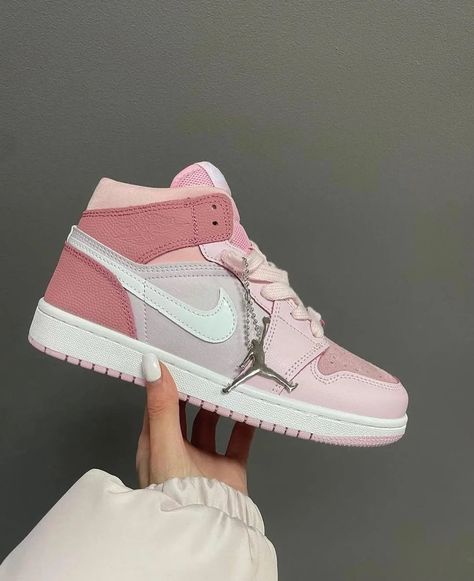 Pink Jordans, Cute Nike Outfits, Nike Fashion Shoes, Preppy Shoes, Custom Nike Shoes, All Nike Shoes, Custom Nike, Cute Nike Shoes, Hype Shoes