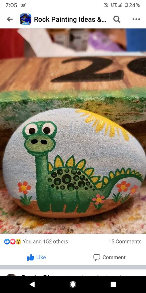 Rock Painting Ideas Dinosaur, Dino Painted Rocks, Painted Rocks Dinosaur, Dinosaur Rock Painting Ideas, Dinosaur Painted Rocks Ideas, Dinosaur Rock Painting, Dinosaur Rocks, Garden Rock Art, Paint Rocks