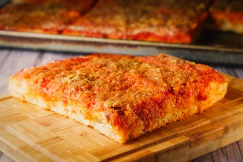 How to Make Sfincione Palermitano | Authentic Sicilian Pizza Recipe Sfincione Recipe, Traditional Italian Food Recipes, Sicilian Recipes Authentic, Timballo Recipe, Sicilian Pizza Recipe, Authentic Italian Desserts, Traditional Italian Food, Tagliatelle Recipe, Bolognese Sauce Recipe