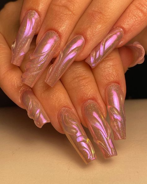 Star girl 💫 Using chrome TOM @shoplilicreuk / @makartt_official non-wipe rhinestone glue 💅🏼 Merciii @_aurelia_ms 🎀 | Instagram Chrome Squiggle Nails, December 12, Star Girl, Glue, Manicure, Lily, Nail Art, Paint, Nails