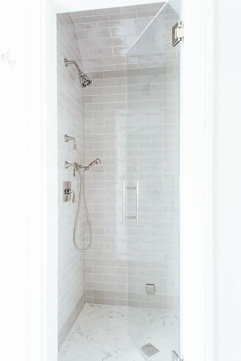 Small Shower Remodel, Small Shower, Small Showers, Bad Inspiration, Camper Remodel, Diy Bathroom Remodel, Bathroom Remodel Shower, Trendy Bathroom, Bath Room