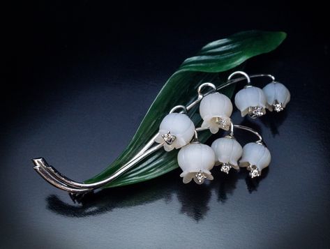 Vintage Lily of the Valley Rock Crystal Jade Brooch Ref: 930775 - Antique Jewelry | Vintage Rings | Faberge Eggs Platinum Diamond Rings, Faberge Eggs, Vintage Rock, Silver Tops, Vienna Austria, Diamond Flower, Antique Diamond, Rock Crystal, The 1950s