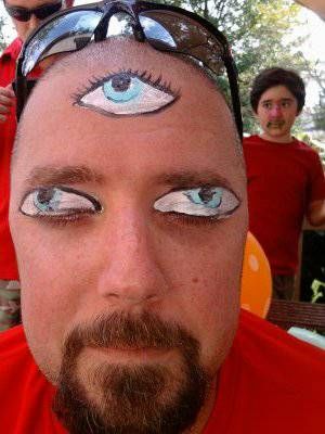 crazy eyes- Face Painting Crazy Face Painting, Funny Face Paint, Types Of Mustaches, Eye Face Painting, Cool Face Paint, Weeping Woman, Festival Face Paint, Face Painting For Boys, 3 Face